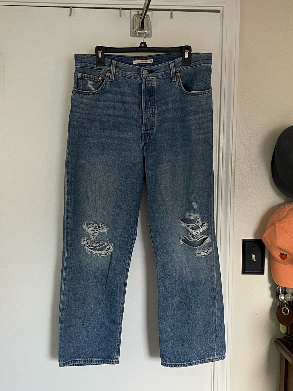 Levi’s Ribcage Distressed Blue Straight-Leg Ankle Jeans